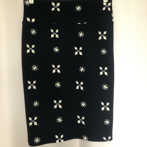 LuLaRoe Cassie Skirt - Picture 2 of 3